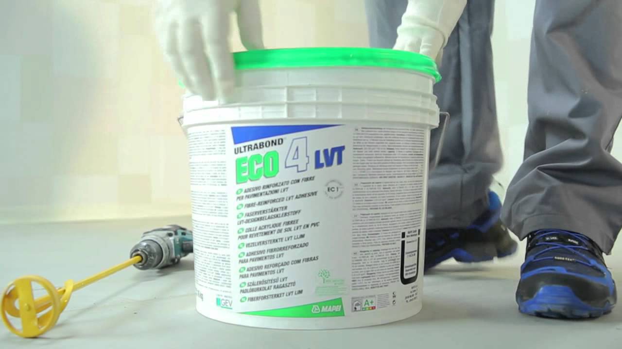 Укладка виниловой LVT плитки с использованием строительной химии Mapei.