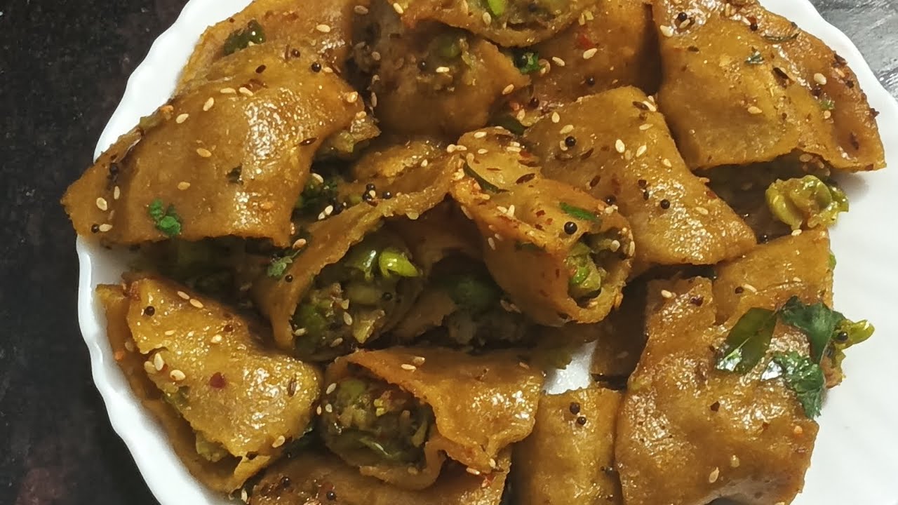 🙏😋 स्नेक्स में बनाएं मटर की टेस्टी करांची 😋🔥 Hari matar ki currency #snacks #YouTube #viral 