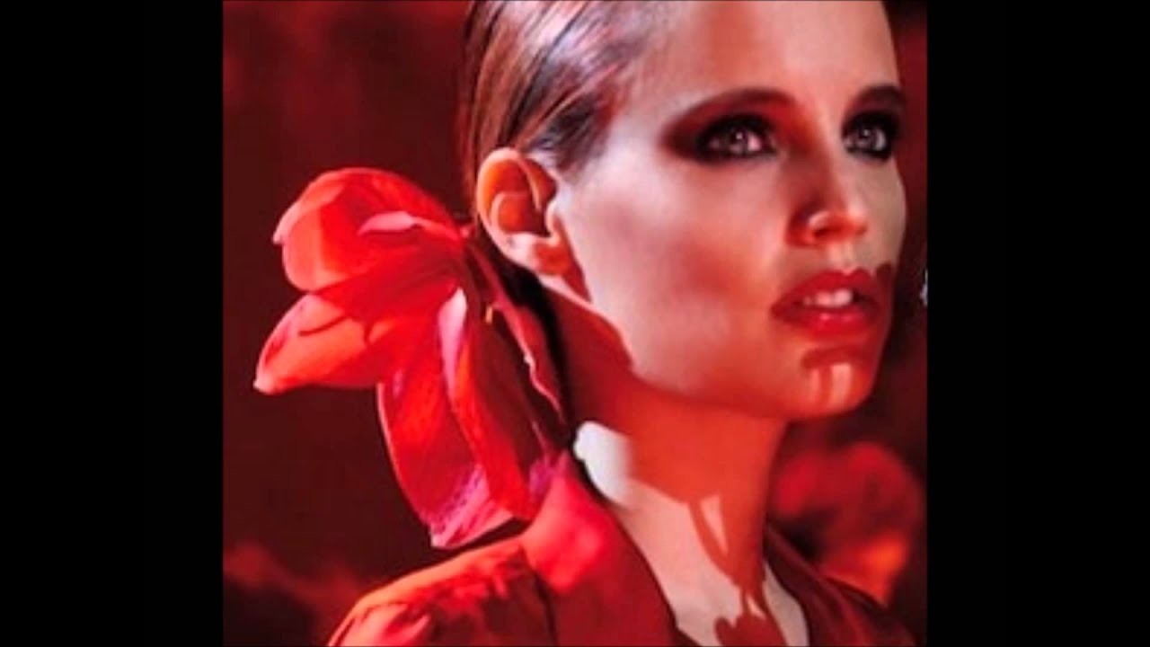 Anna Calvi - Moulinette