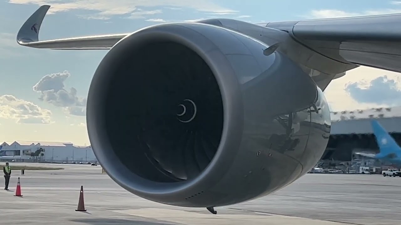 Airbus A350, Rolls-Royce Trent XWB-84 Idle test run.
