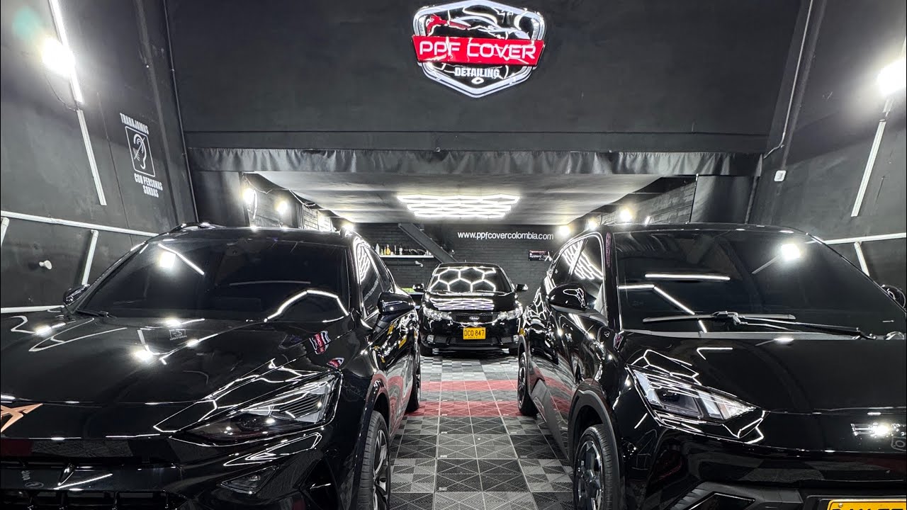 🔹 PPF vs. Cerámico en Autos Negros: ¿Cuál es la Mejor Protección? 🔹