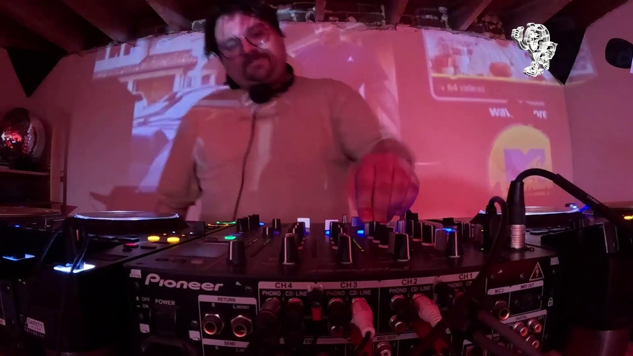 1-800-ILIA feat. Centauri (Denver, USA)
