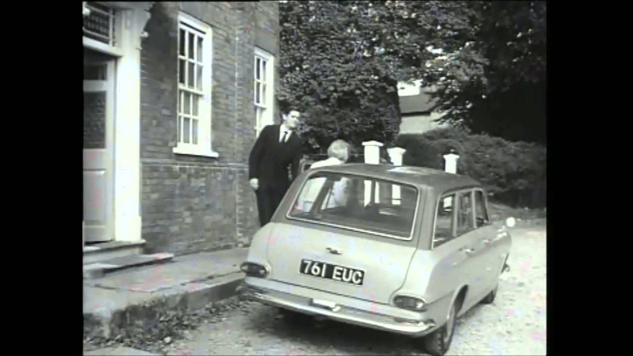Buntingford Market Hill & High Street 1964