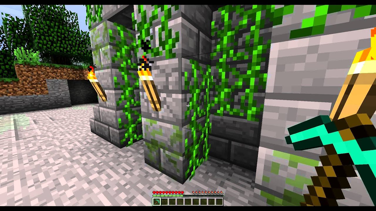 Secret entrance with minecart player detection - Minecraft