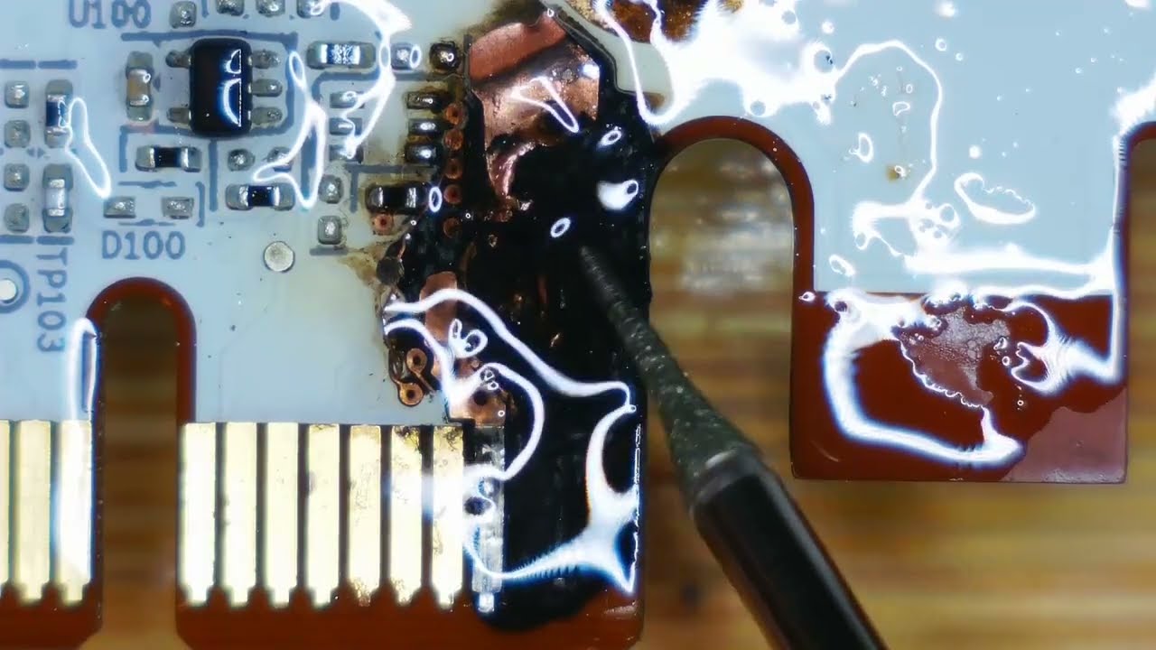 GPU Repair Disaster: Cat Peed on Graphics Card and Fried the PCIe Connector