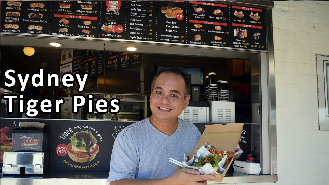 FAMOUS SYDNEY TIGER PIE - Hannah's Pies - Harry's Cafe de Wheels - Sydney Food Tour