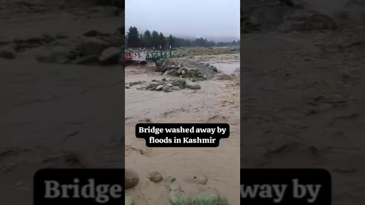 Watch The Moment A Bridge Gets Washed Away By Floods At Shopian In Kashmir| #kashmir #flood