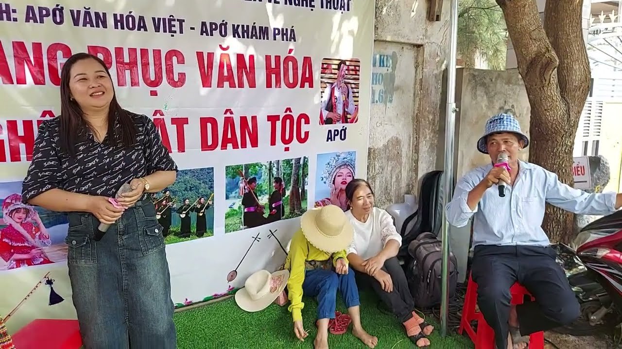 Hoàng Nháy hát đối đáp khiến mọi người say mê @APớ Văn Hóa Việt