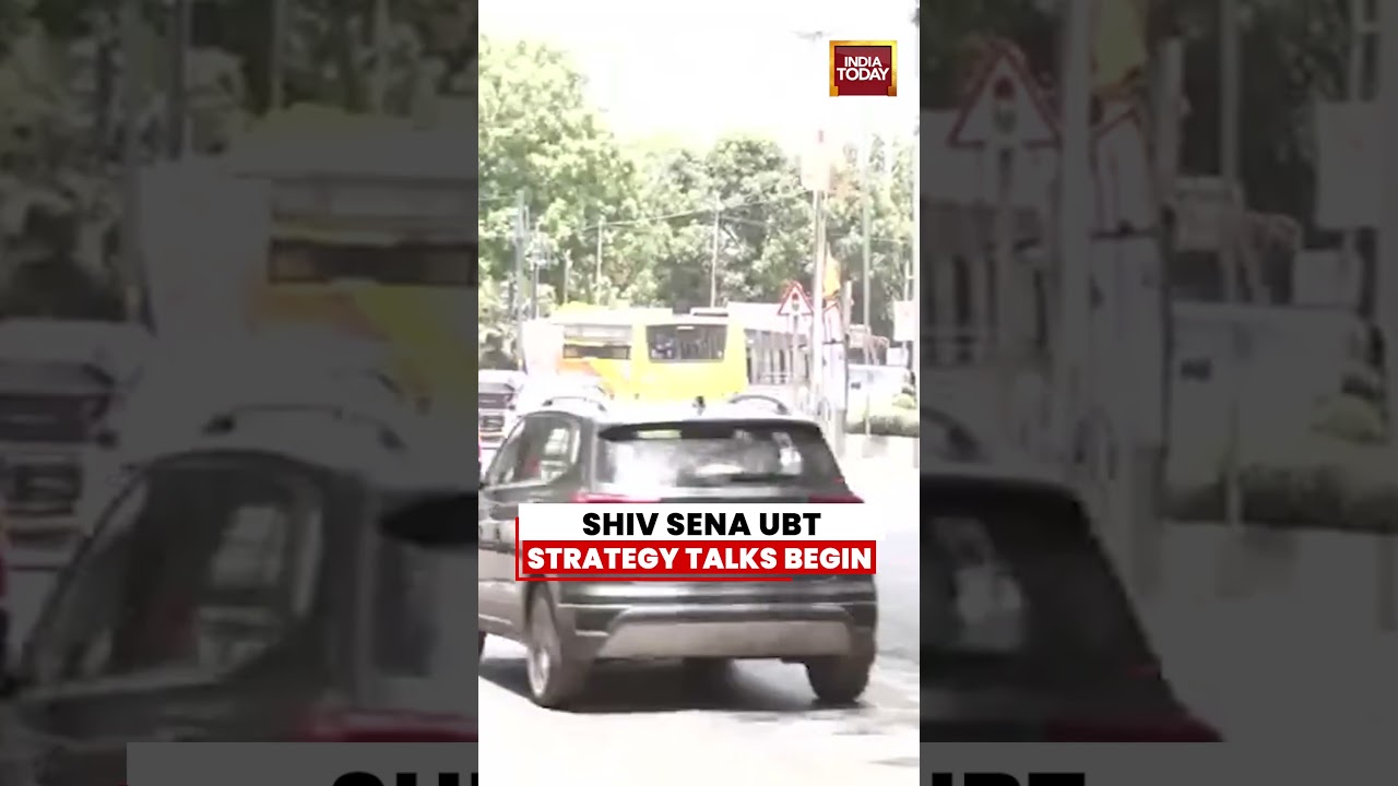 Uddhav Thackeray Calls Shiv Sena UBT MPs Meeting At Matoshree | Sanjay Raut Arrives
