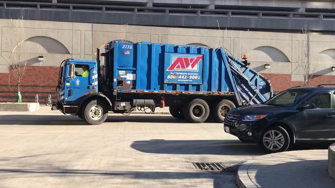 Republic Services 2178 ~ Ex AW Mack MR Leach 2RII Rear Loader
