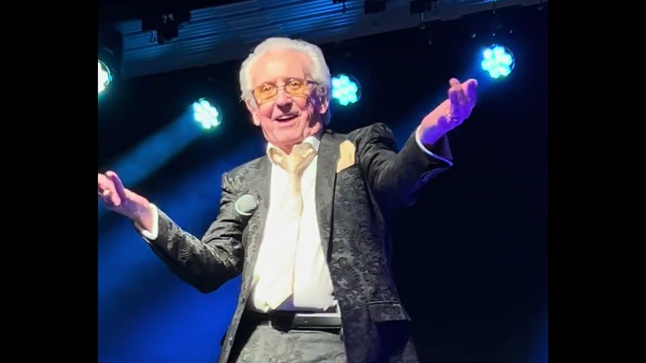 Tony Christie - (Is This The Way To) Amarillo (Live Cromer 27/03/25)
