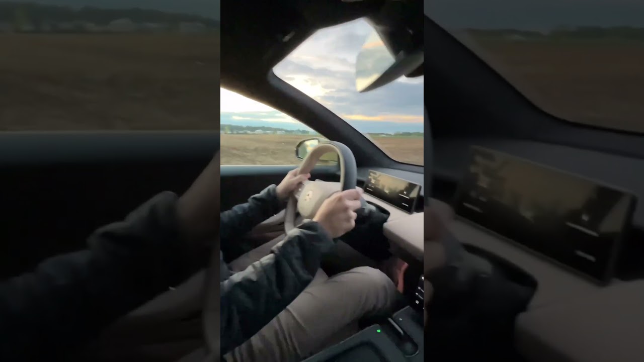 Nomi: &bdquo;Safety first!&ldquo; in the NIO ET5! 🦺 #nio