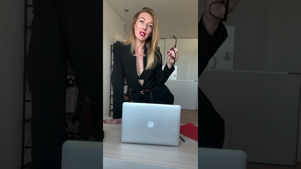 Polly Kendall | natural beautiful older women over 50