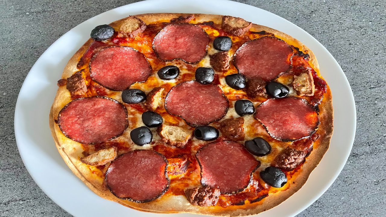 15-Minute Tortilla Pizza in the Oven | Easy Homemade Sauce & Crispy Crust!