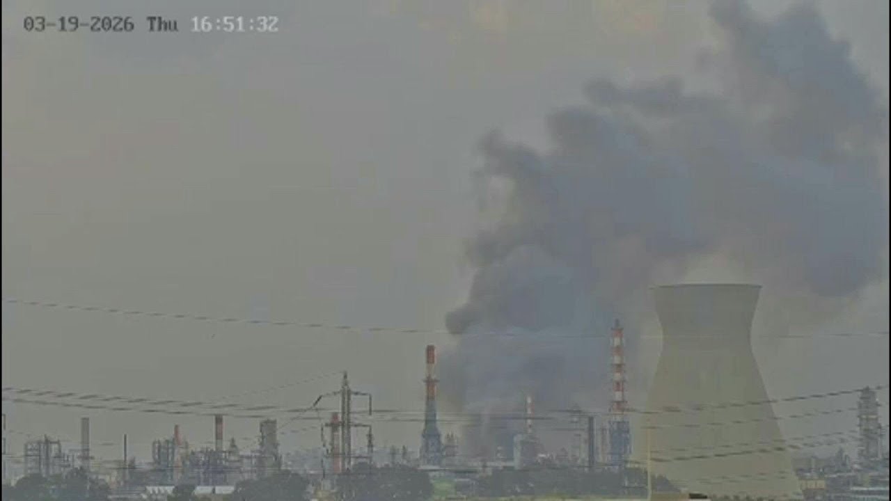 Smoke rises after flashes near northern Israeli oil refinery | AFP