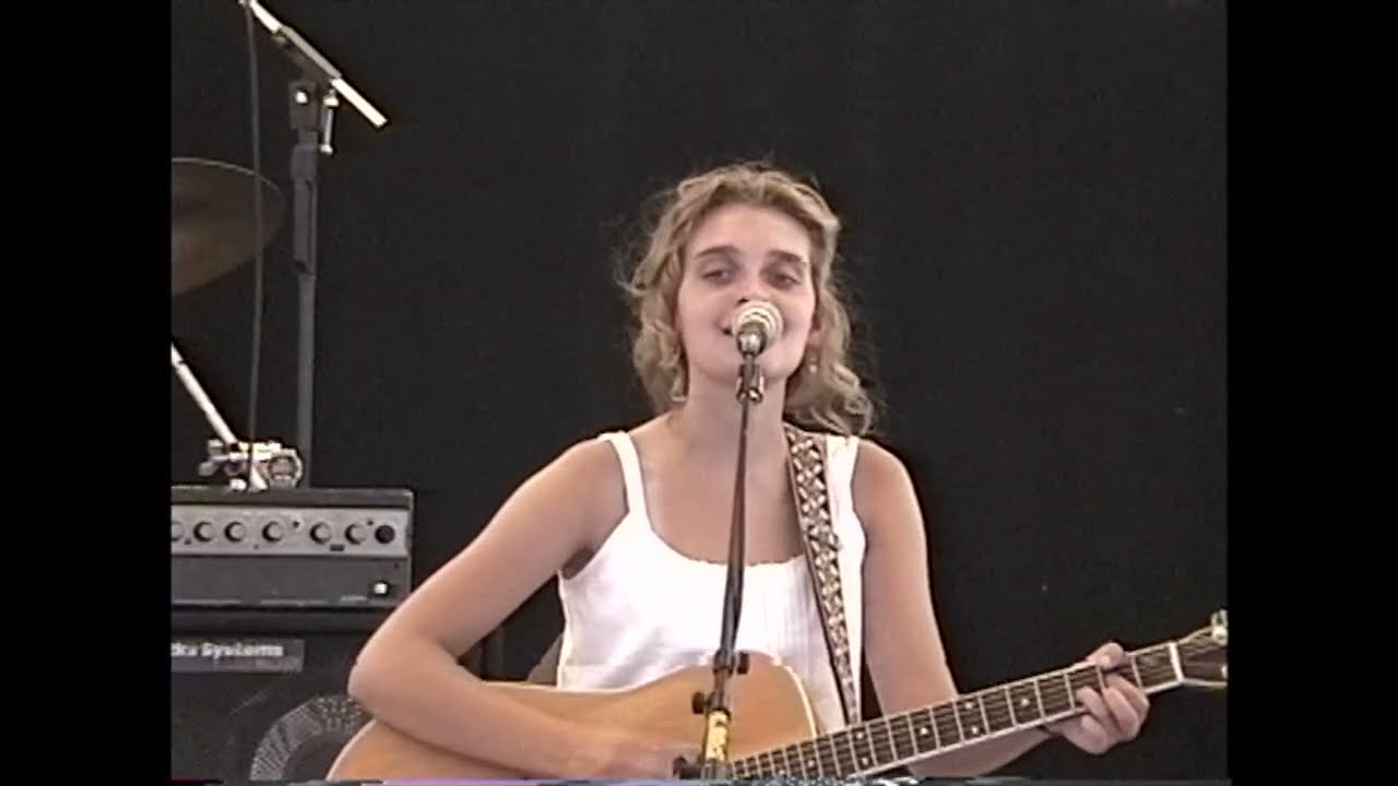 Sarah Masen at 1996 Cornerstone.