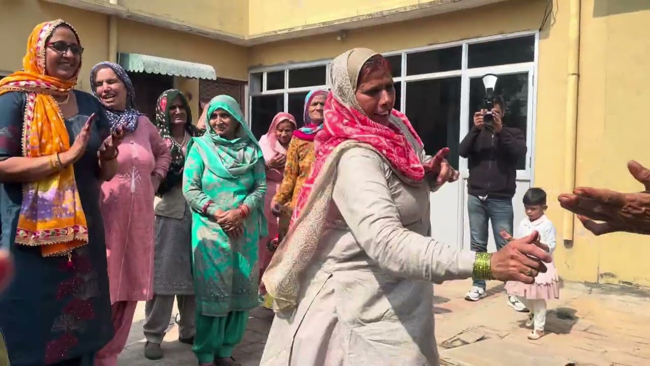 शादी में चाक पुजन पर बहुत प्यारा डांस और सुंदर सुंदर गीत 🙏Haryanvi sangeet 🙏