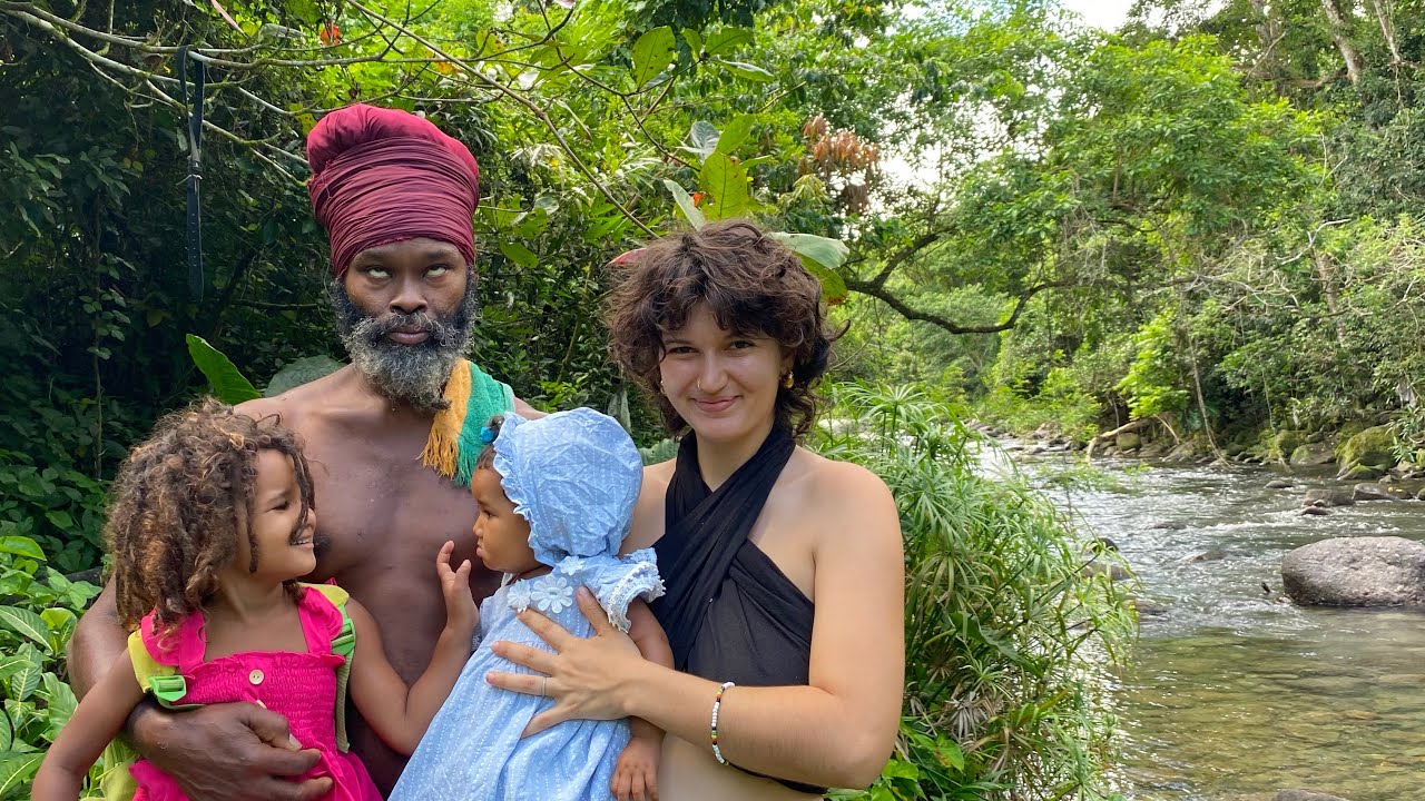 Living Off Grid in Portland Jamaica 🇯🇲