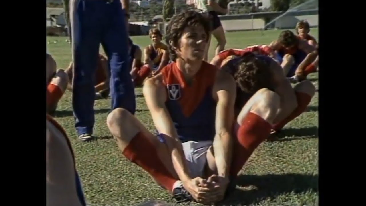 Robert Flower - Melbourne - 272 games, 315 goals - 1977 Best & Fairest - VFL
