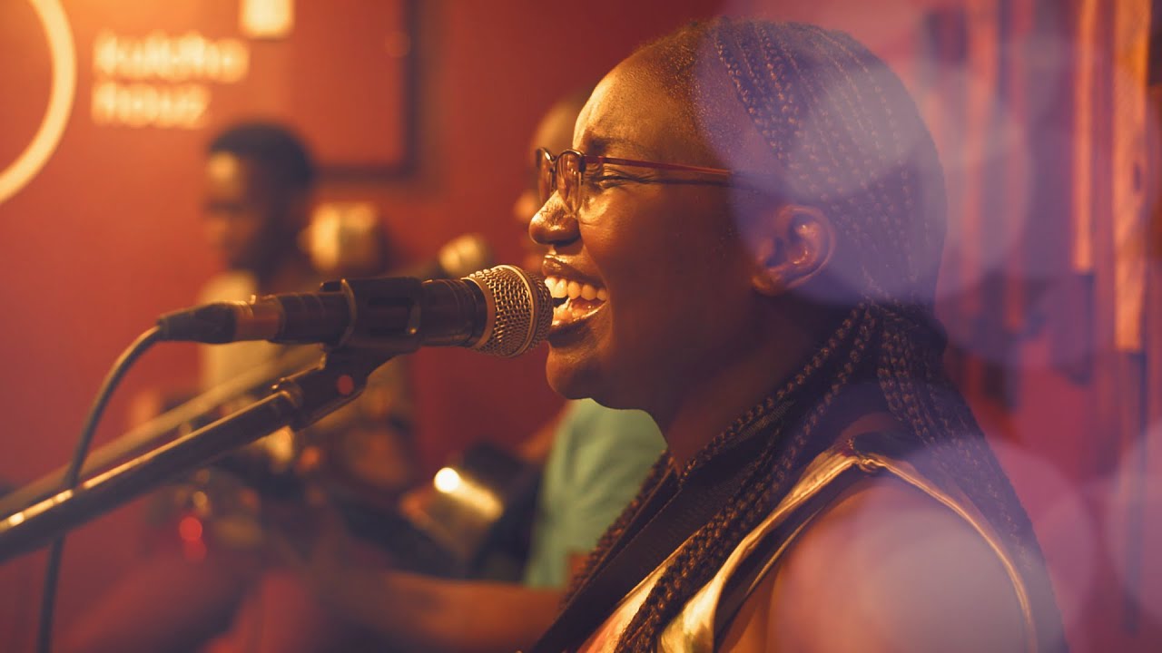 Tenzi Huyai zvino Pano (live) - Worship Moments(4E1)