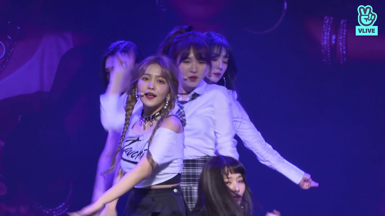 Red Velvet - Bad Boy (Showcase Special Comeback Stage)