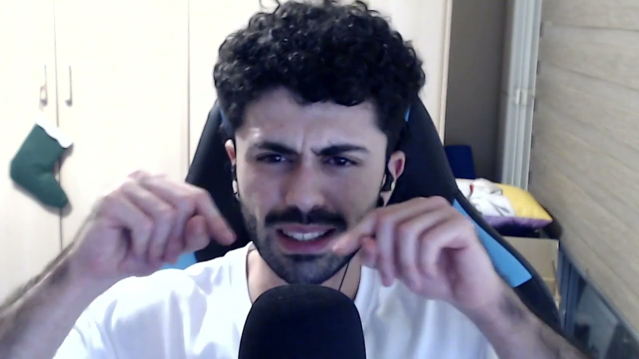 Spanish Guy tries ASMR in ENGLISH FOR FIRST TIME