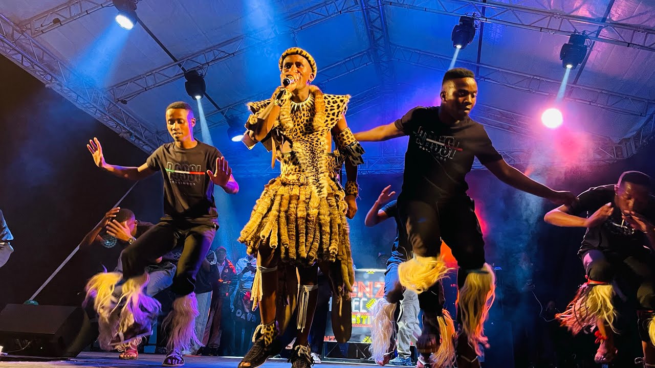 Menzi Homecoming perfomence 