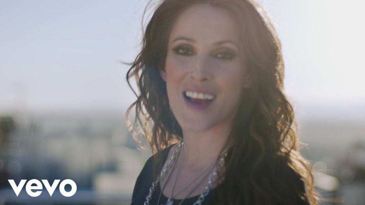Mal&uacute; - Caos (Official Video)