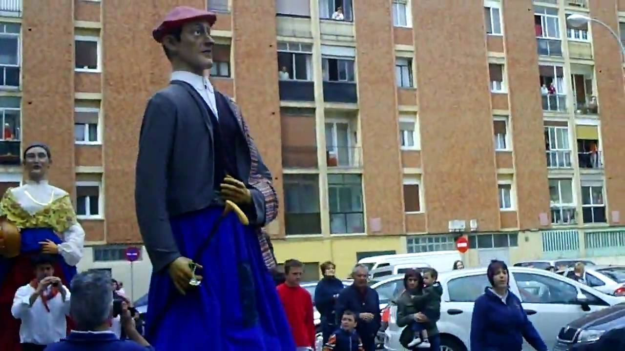 gigantes de noain, pasacalles 5(San Juan)