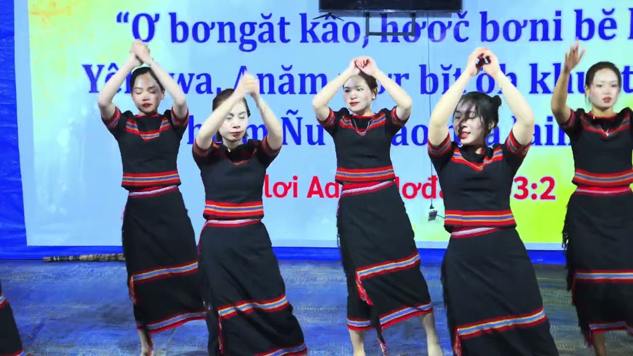 Xoang HLAK AI PLEI RING -- NỔI LỬA LÊN