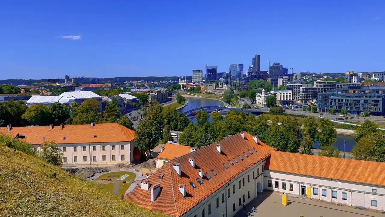 Exploring Gediminas Castle in Vilnius Lithuania 🇱🇹 | History Views & Travel Tips !
