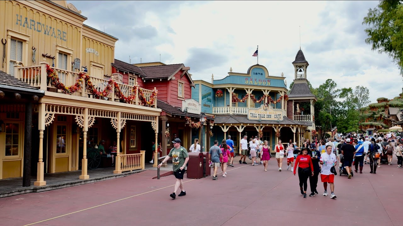 Magic Kingdom Frontierland 2025 Tour & Walkthrough in 4K | Walt Disney World Florida September 2025