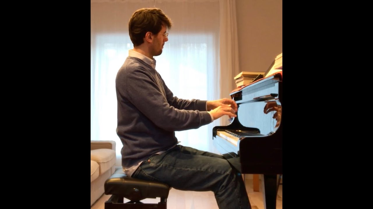 Day 1 (English) - Balys Dvarionas: Prelude (from Little Suite) - Leopoldo Erice, piano