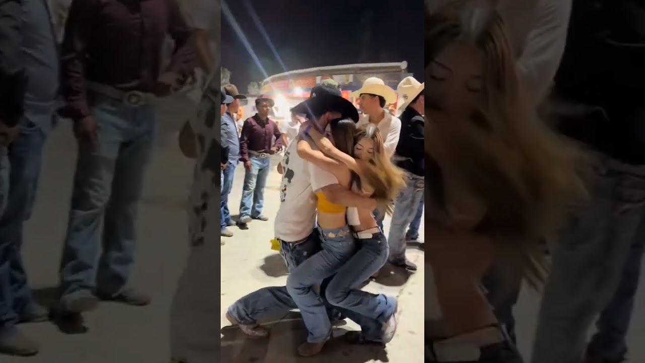 Como baile con las dos 🕺🔥 Mexican dance music huapango |short dance studios#parati #huapangos#humor
