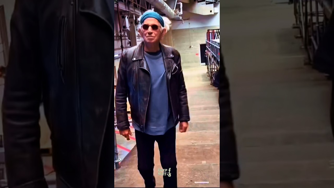 Keith Richard entered the building #keith #keithrichards #therollingstones #legend #deepriff