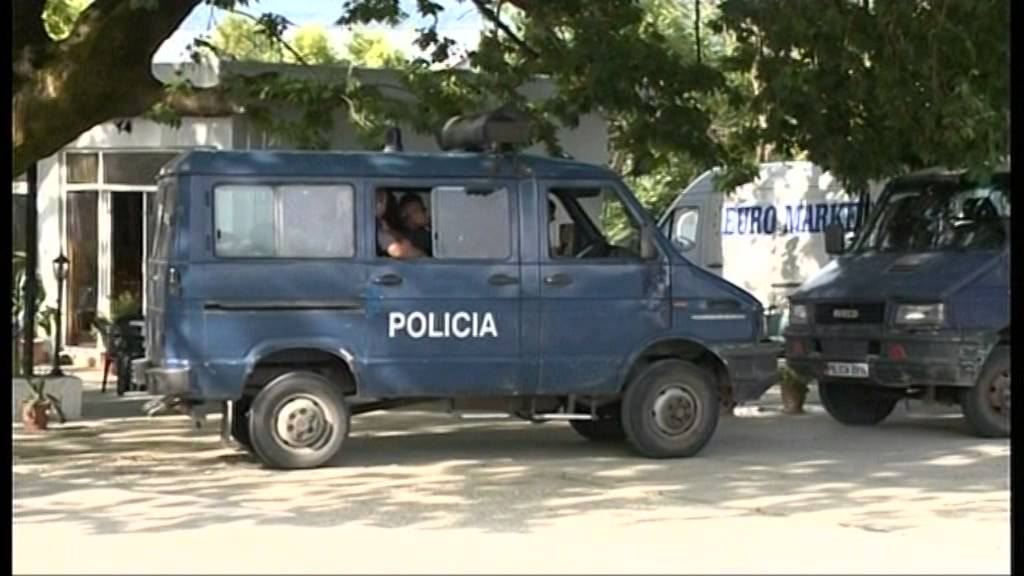 4 AUTOBLINDA FUTEN NE LAZARAT, BANORET QELLOJNE ME ANTITANK