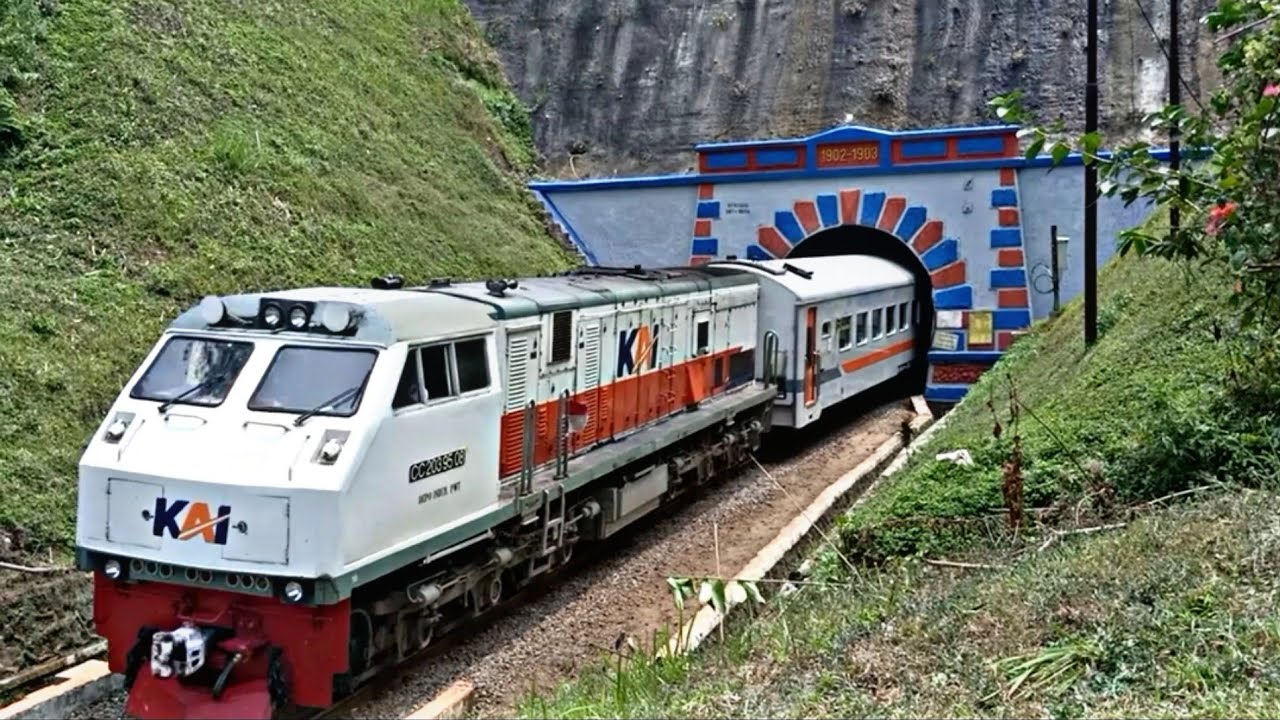 TEROWONGAN SASAKSAAT || HUNTING KERETA API