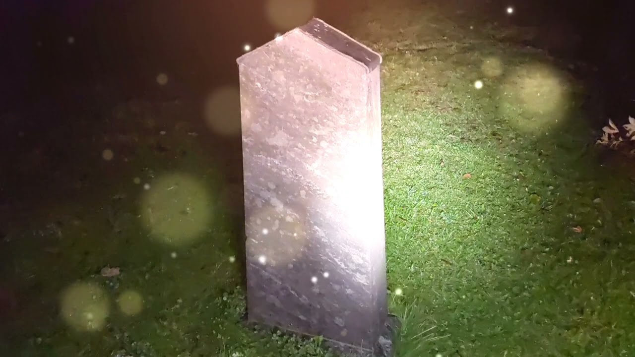 Hems&ouml;kt Kyrkog&aring;rd//Haunted Cemetery 
