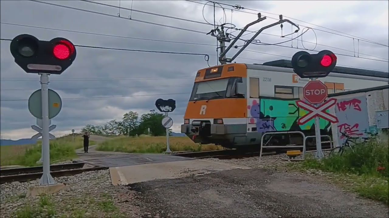 Paso a nivel (3/3) sin barreras entre Vic y Manlleu