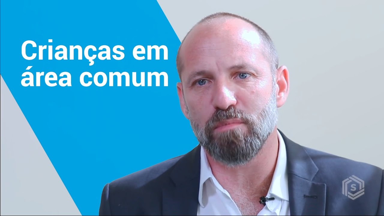 Crian&ccedil;as em &aacute;rea comum