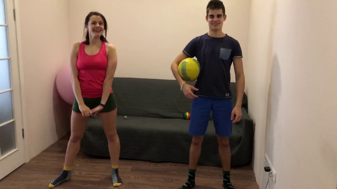 Гра з м‘ячем