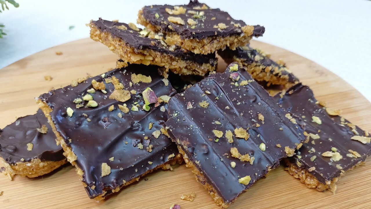 Christmas dessert only 3 ingredients crunchy chocolate bark