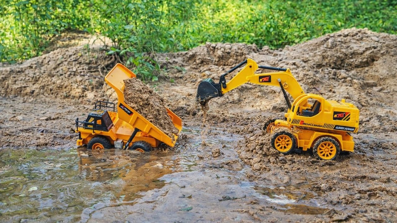 Satisfying 🚜😱 Mud Digging with Remote Control Construction Toys