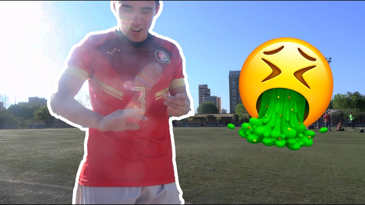 ESTORNUDANDOLE A LA GENTE EN LA CARA  *broma pesada*