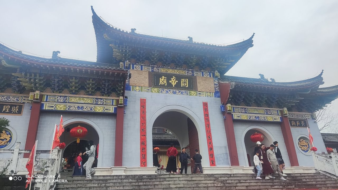Đông Hưng Trung Quốc (東興) 🇨🇳 | Ghé Thăm Đền Quan Đế (Thờ Quan Công) - Giáp Biên Giới Với Móng Cái