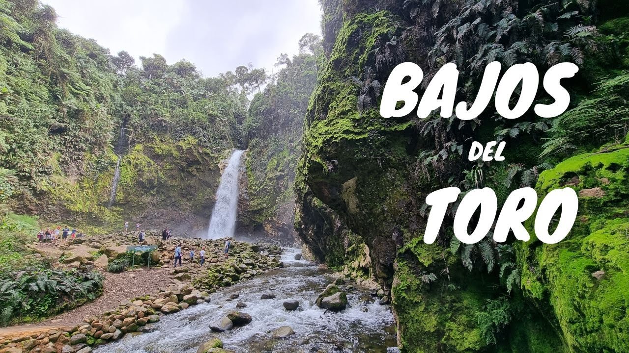 Visitando las pozas AZULES de Bajos del Tor en Costa Rica