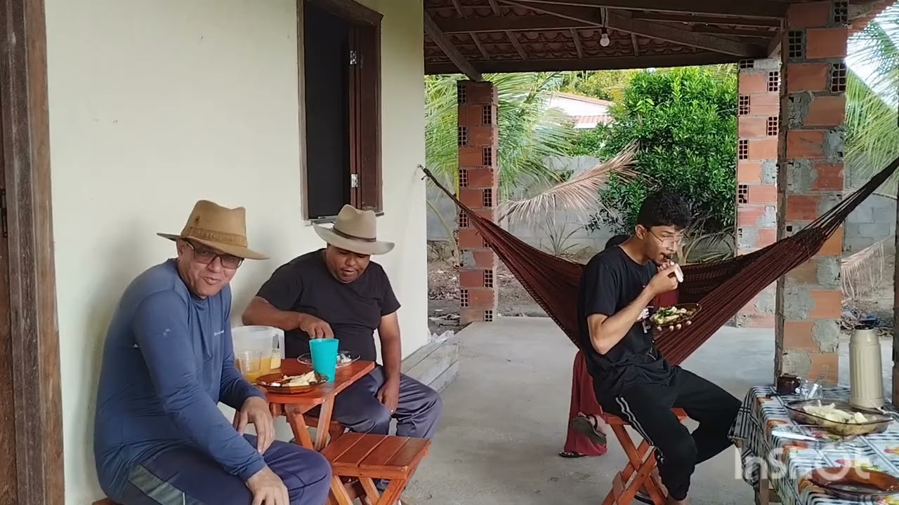 O café da manhã hoje foi com o missionário Leandro e família!!!