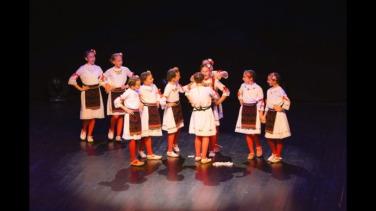 Igre iz Centralne Srbije - Folklorni ansambl Podgorica (starija dječija grupa)