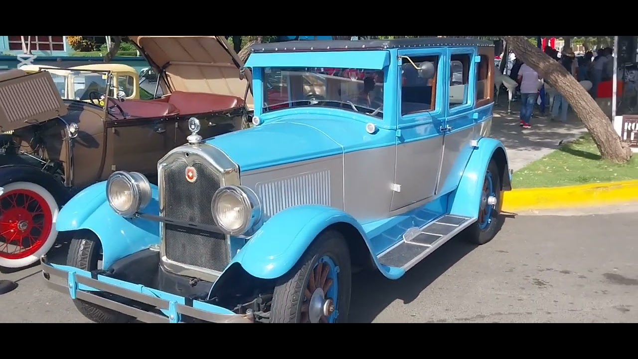 Archy Overland en Car and coffee, Santo Domingo.