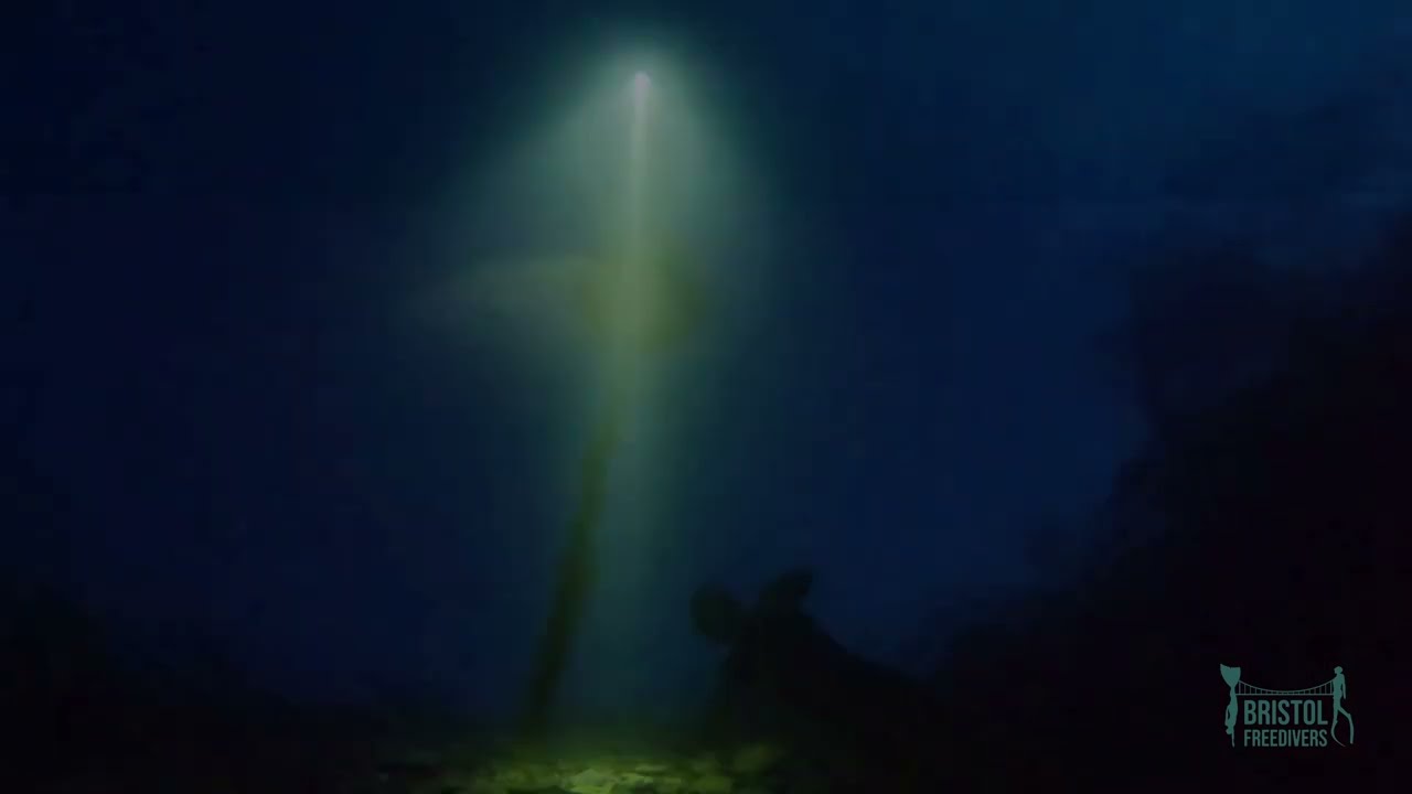 Night-freediving Vobster Quay